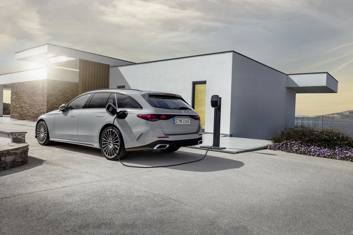 Should plug-in hybrid cars be banned in Europe?